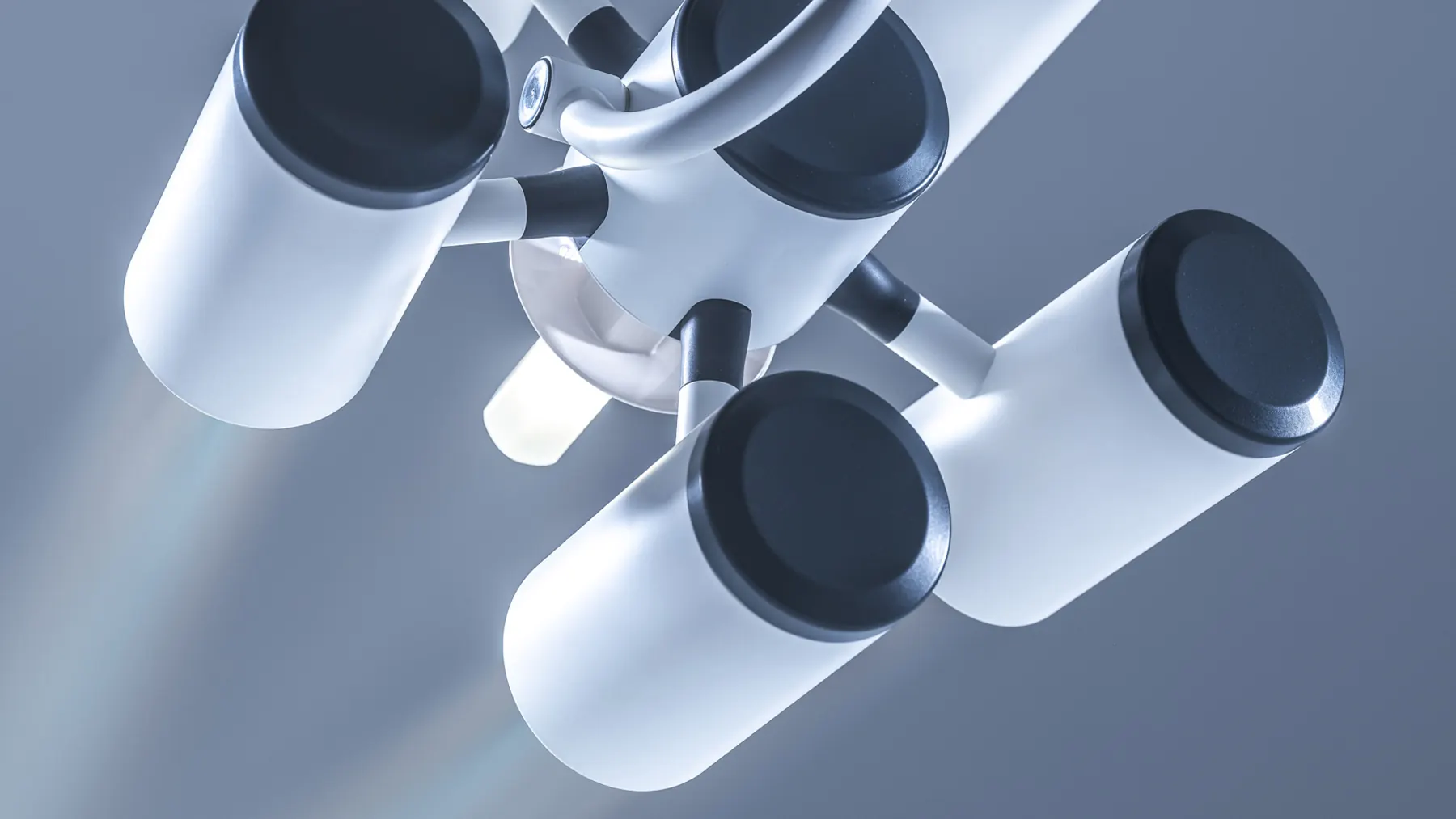 Design variant of the surgical light in white with blue light